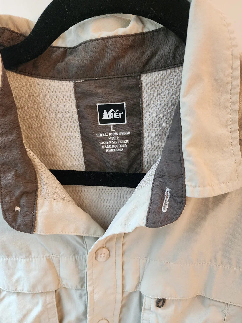 REI Mens L Beige Vented Fishing Safari Outdoor Long Sleeve Button-Up Roll Tab